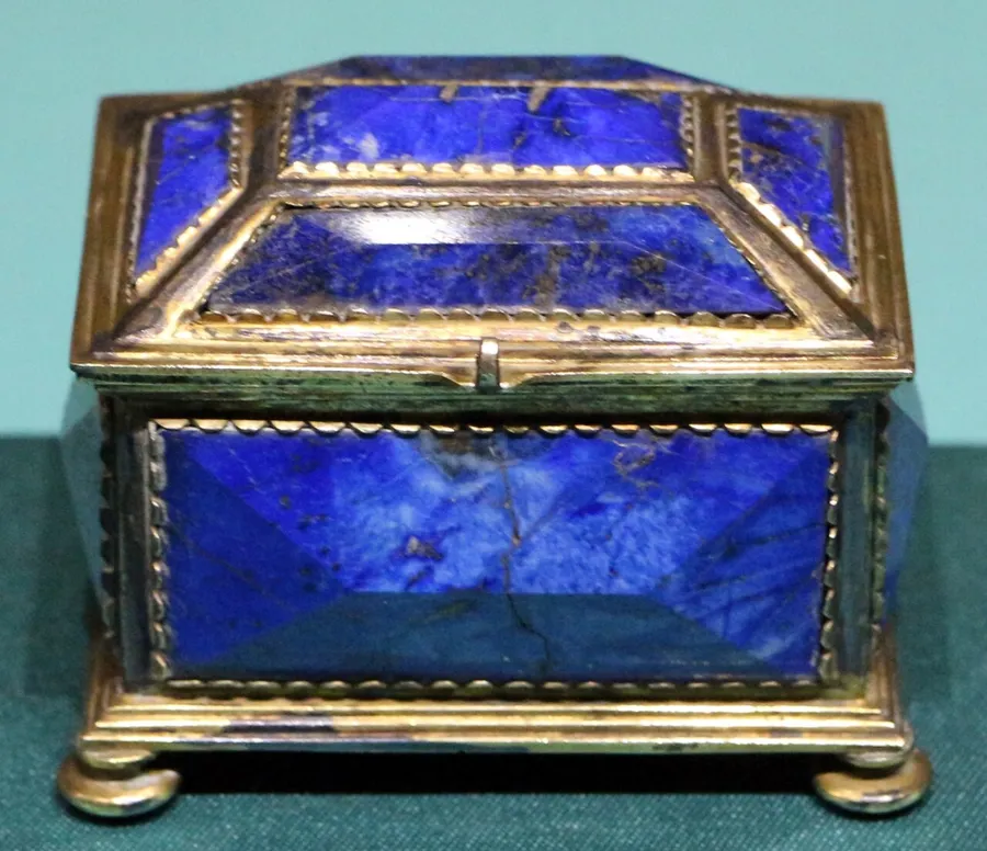 A grand-ducal lapis casket: A casket of lapis lazuli with gold and brass fittings from the Medici grand-ducal workshops.