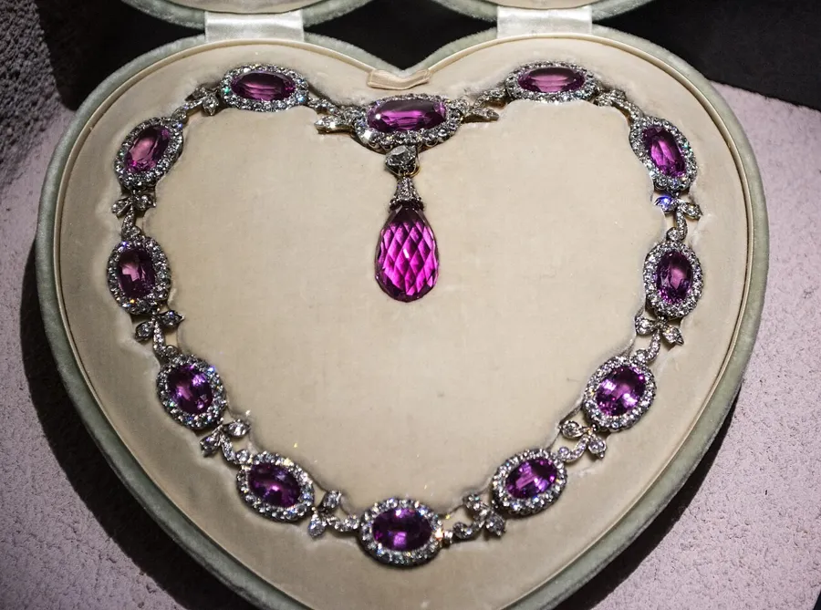A Tiffany topaz and diamond necklace: A necklace of topazes and diamonds in gold and platinum, designed by Tiffany & Co., in the gem gallery of the Cleveland Museum of Natural History.