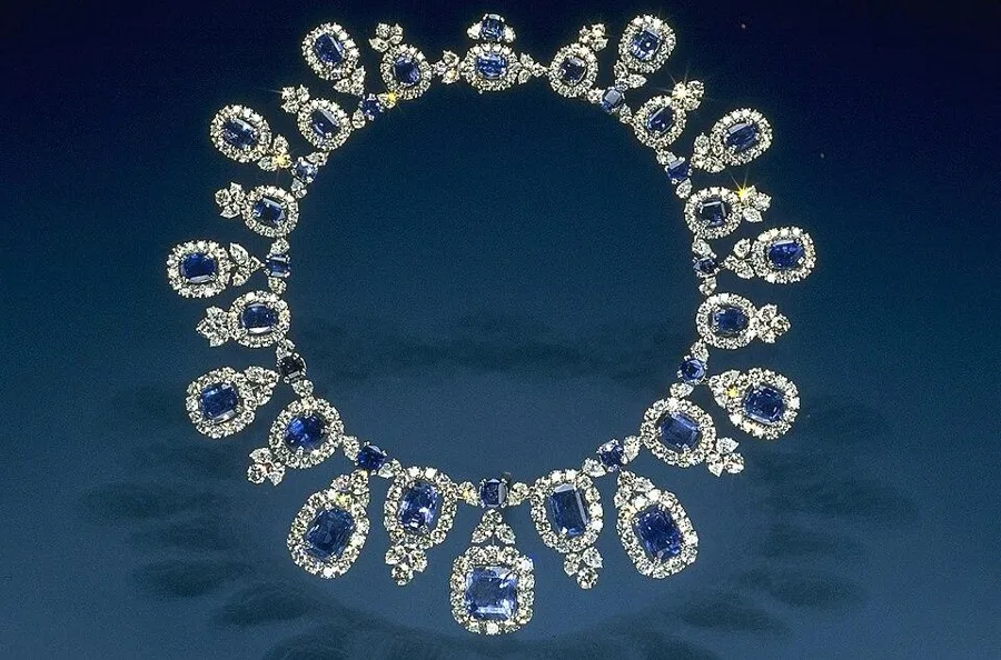 The Hall Sapphire Necklace: 36 Sri Lankan sapphires, about 195 carats in all, set with 435 diamonds by Harry Winston.