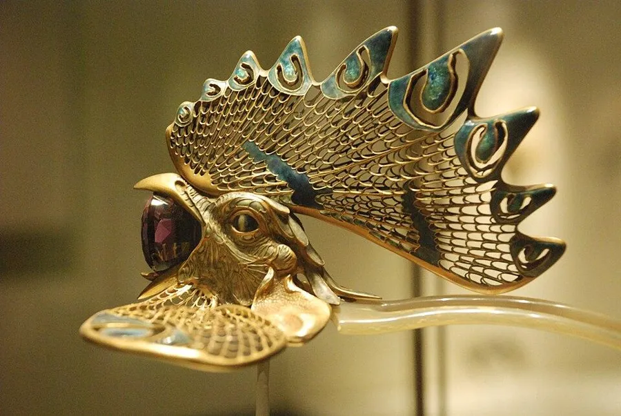 Lalique’s cockerel diadem: A diadem of gold, enamel, horn and amethyst made by René Lalique in 1897 to 1898.