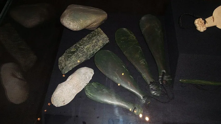 A Maori mere of pounamu: A short club of New Zealand greenstone (nephrite jade), a weapon and a treasure handed down through generations.