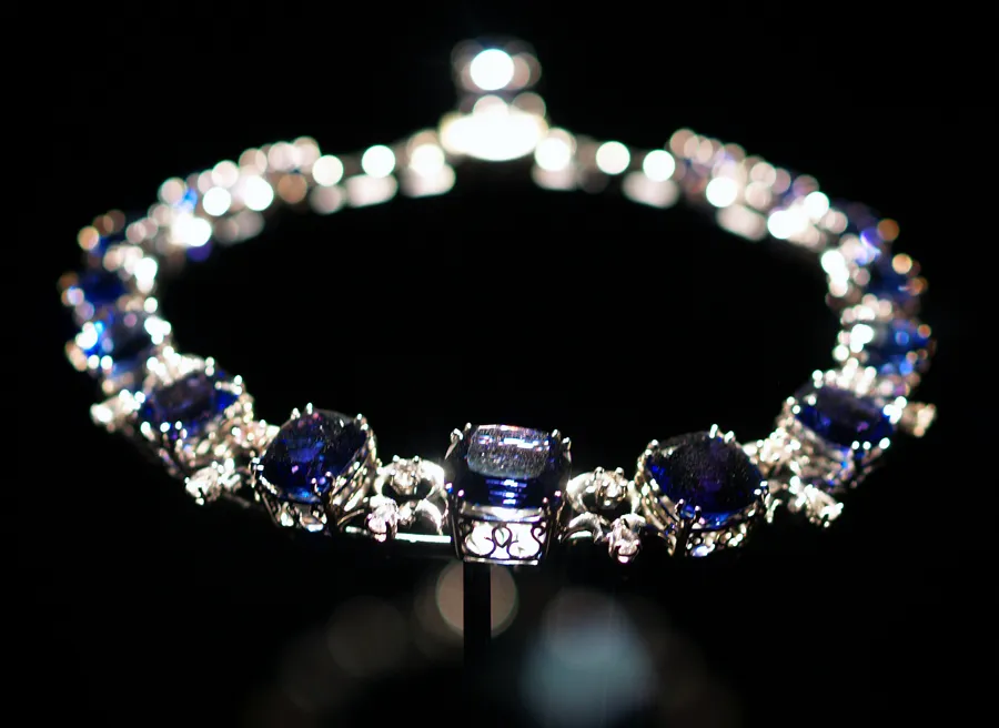 Tanzanite and white sapphire necklace: Designed and made by Ernesto Moreira in Houston in 2006: 16 graduated tanzanites totalling 208.85 carats with 17.5 carats of white sapphires, set in 18kt white gold.
