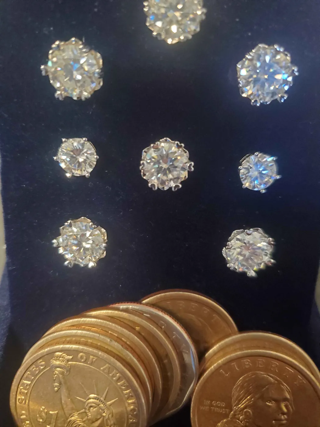 SENOTSMEG moissanite round studs, 1 ct total (listing: D colour, GRA certificate)