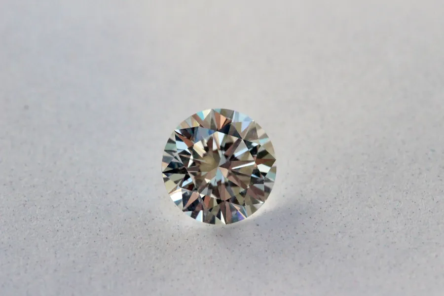 A round brilliant diamond