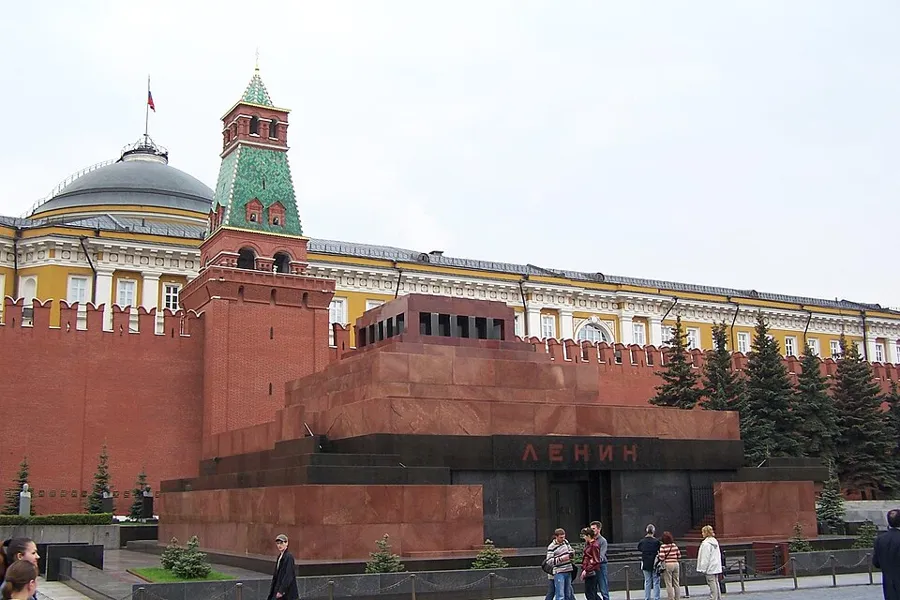 Lenin's Mausoleum on Red Square, Moscow, in 2007. Its cladding combines red granite with black and grey labradorite.