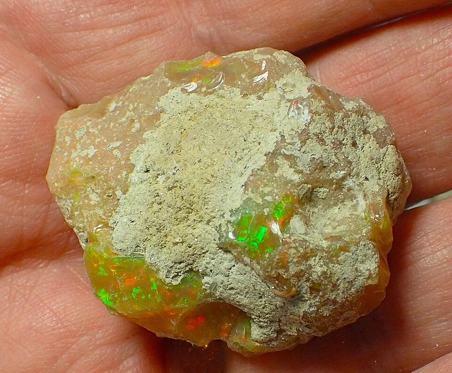 Welo opal, straight from the ground, Wollo, Ethiopia