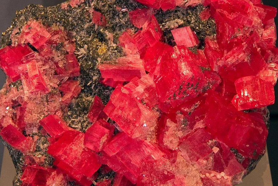 Rhodochrosite, Sweet Home mine, Colorado, USA (Royal Ontario Museum)